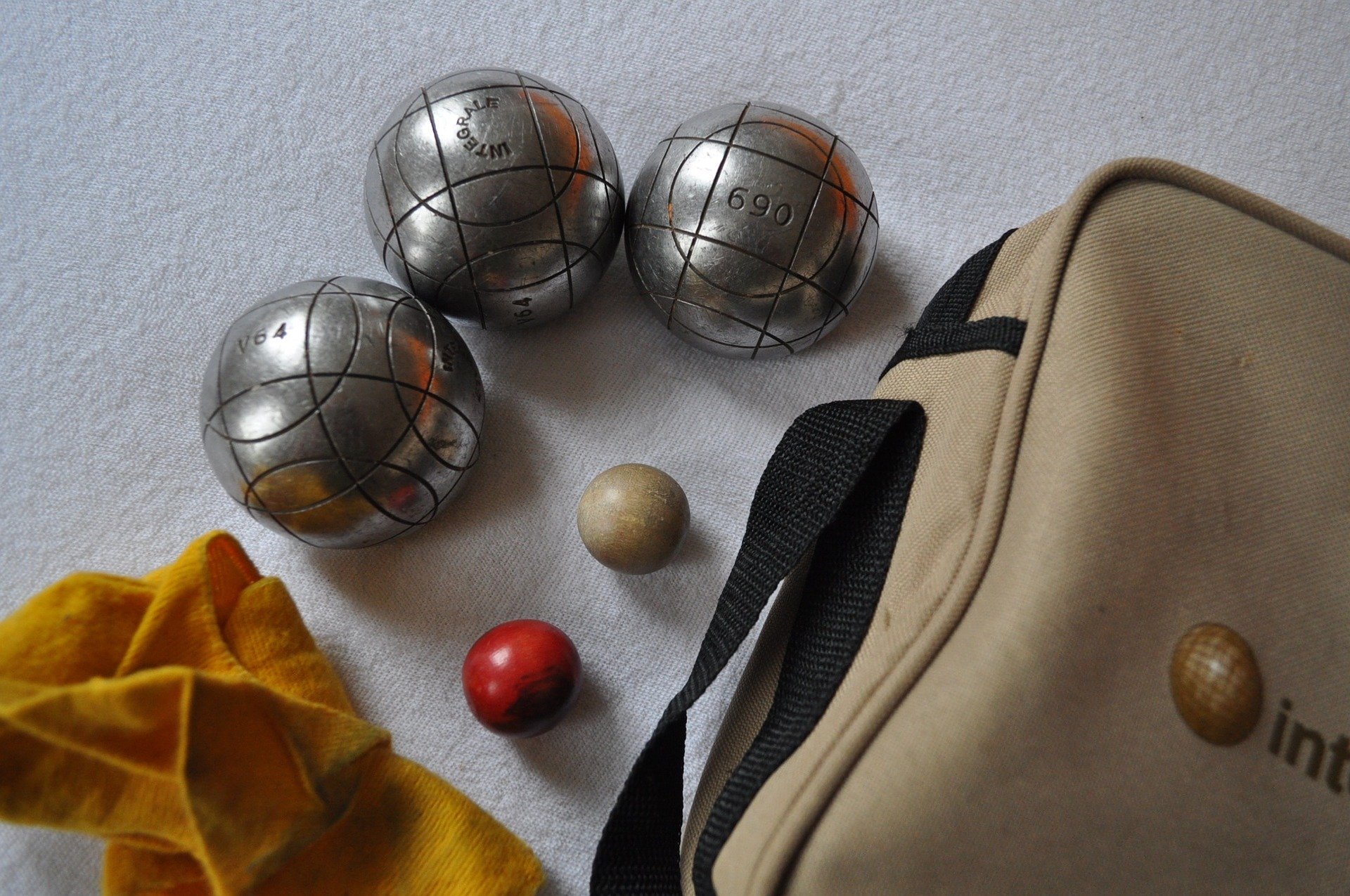 BOULES PETANQUES CONCOURS VISITE MUSEE OBUT
